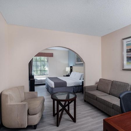 Baymont By Wyndham Hinesville Fort Stewart Area Extérieur photo