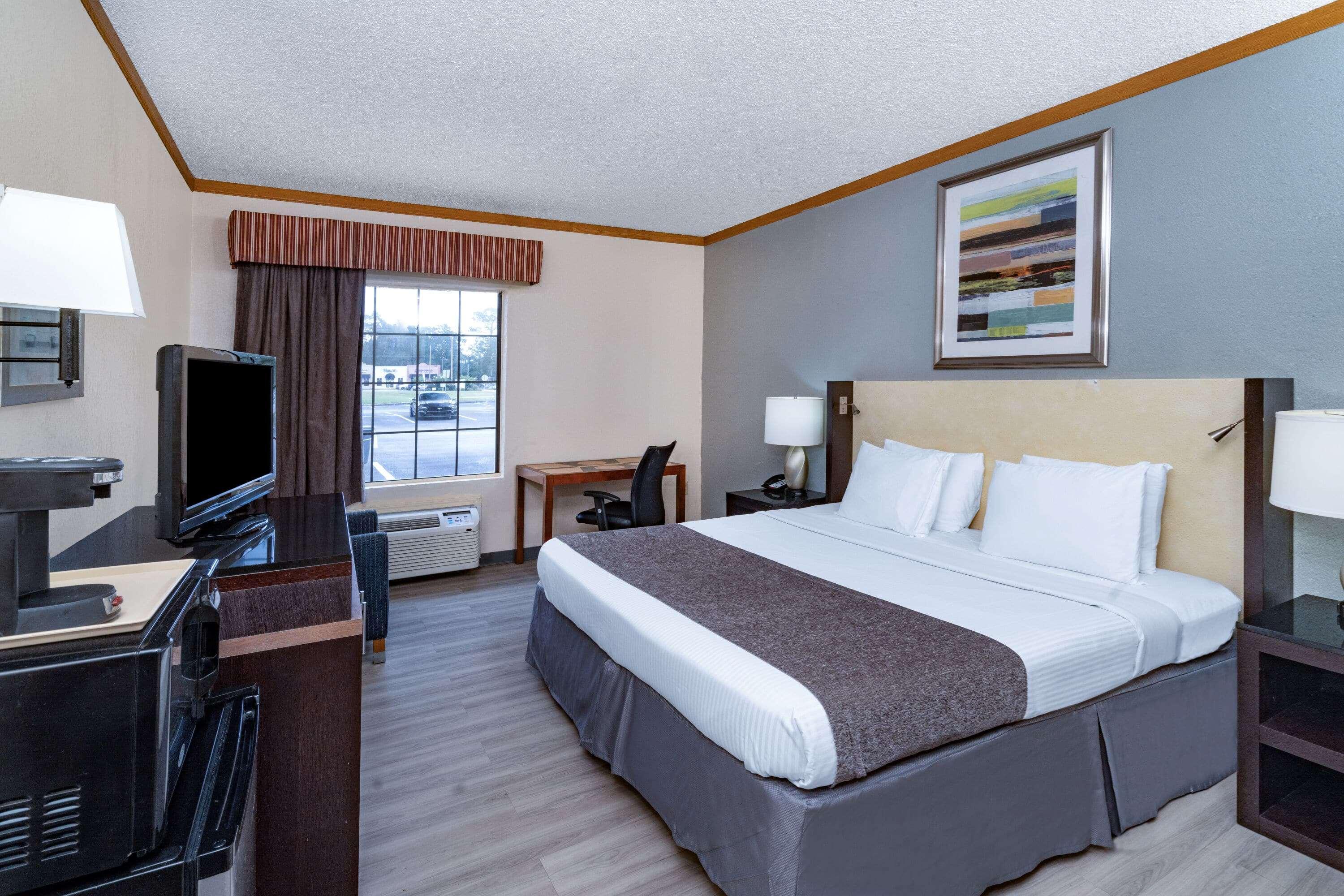 Baymont By Wyndham Hinesville Fort Stewart Area Extérieur photo