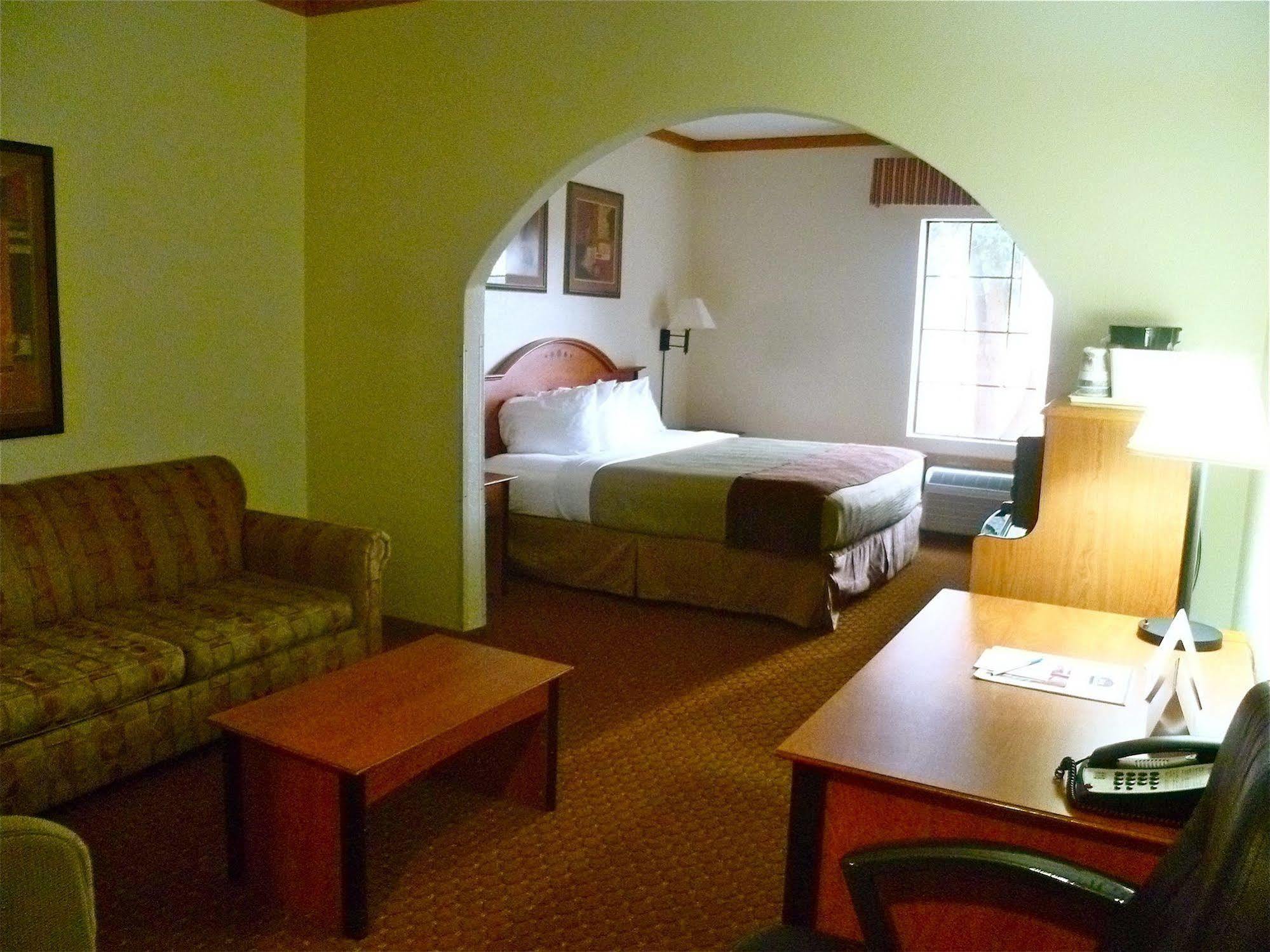 Baymont By Wyndham Hinesville Fort Stewart Area Extérieur photo