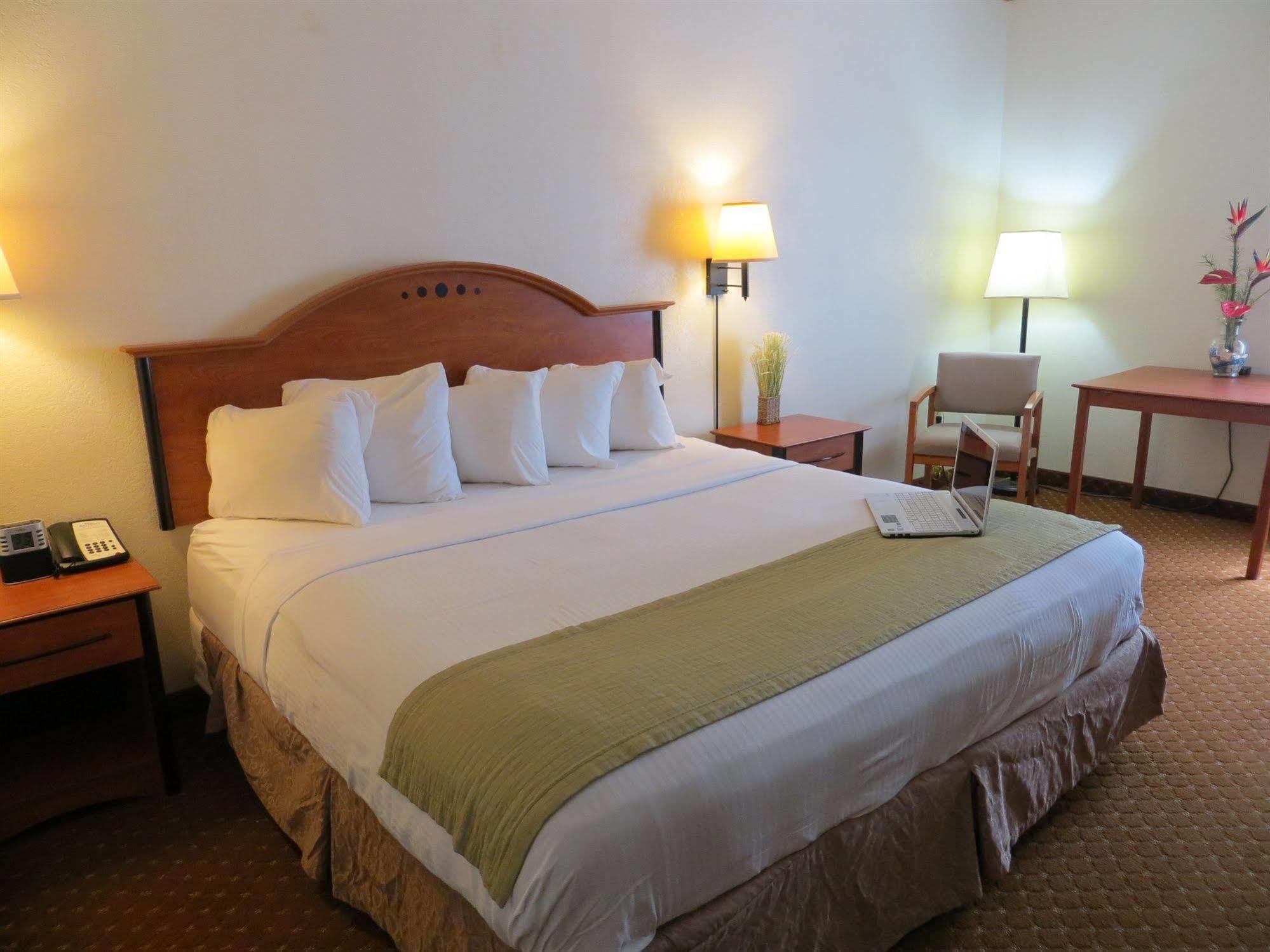 Baymont By Wyndham Hinesville Fort Stewart Area Extérieur photo