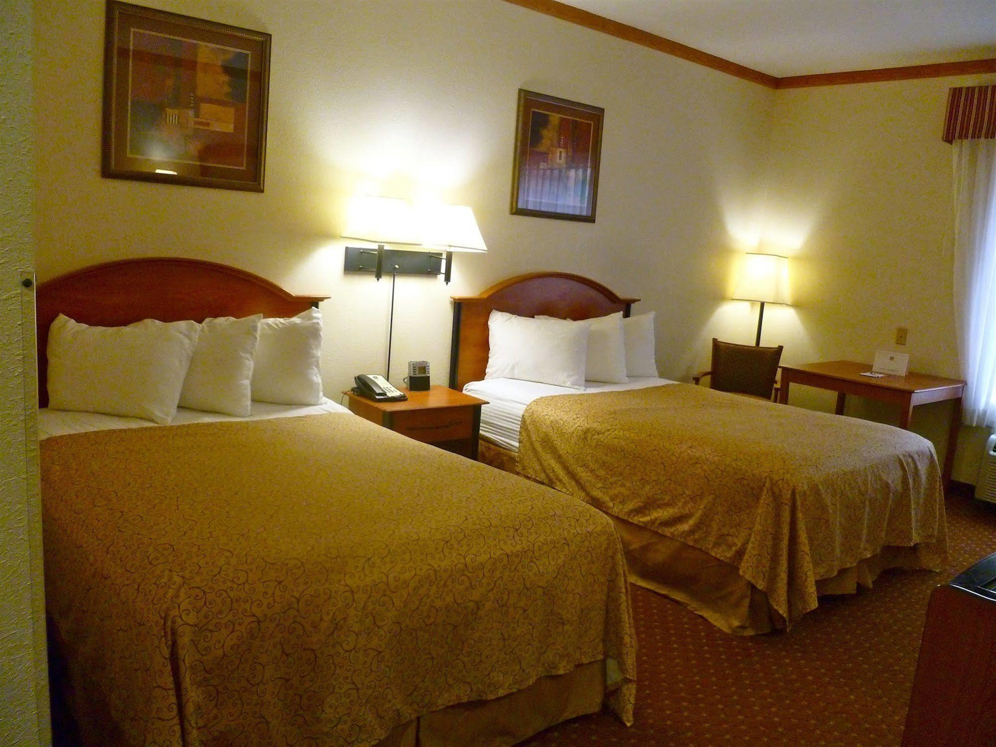 Baymont By Wyndham Hinesville Fort Stewart Area Extérieur photo