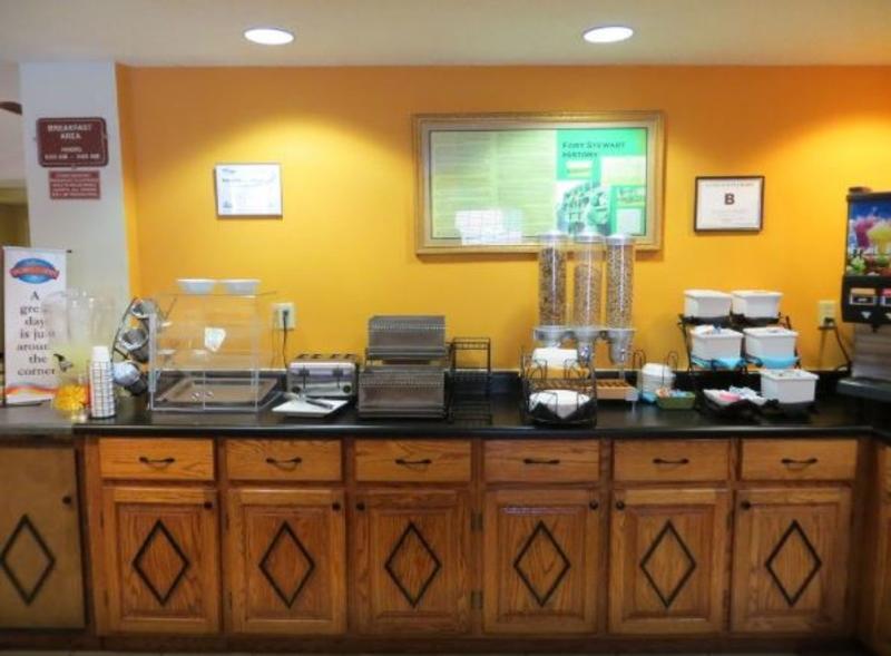 Baymont By Wyndham Hinesville Fort Stewart Area Extérieur photo